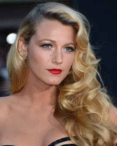 Blake Lively Shines at the Hollywood Premiere of Savages