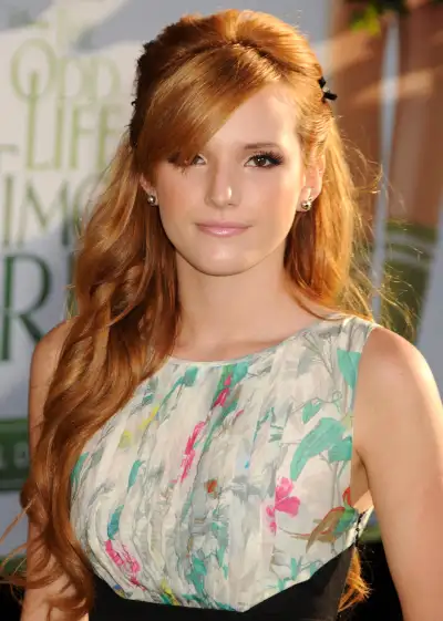 Bella Thorne Shines at 'The Odd Life of Timothy Green' Premiere