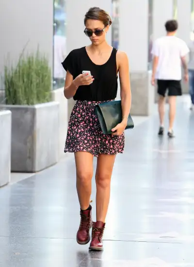 Jessica Alba's Chic Stroll in Hollywood - August 19, 2012