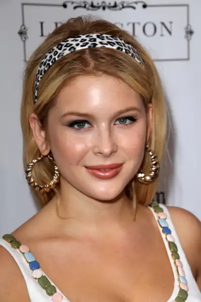 Renee Olstead Shines at 18 for 18 Charity Event - Hollywood, August 19, 2012
