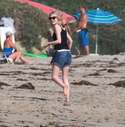 Emma Stone's Beach Day Extravaganza: A Day of Leisure in Malibu