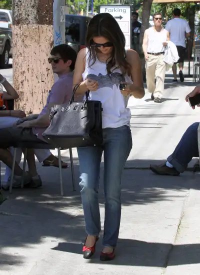 Rachel Bilson's Casual Stroll in Los Feliz: A Glimpse into the Life of a Beloved Actress