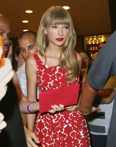 Taylor Swift Takes New York City by Storm: Promoting Her Latest Single at MTV Studio