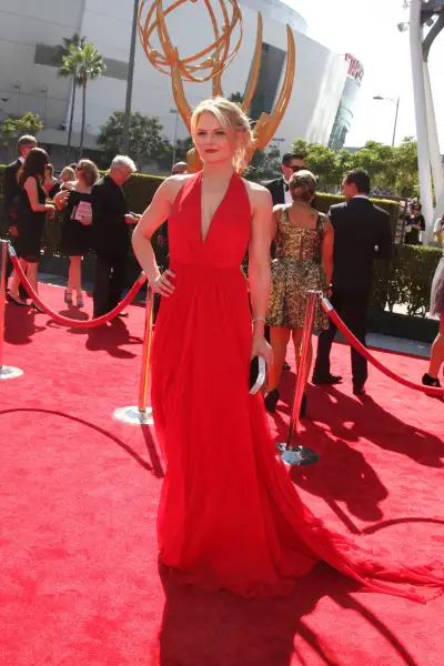 Jennifer Morrison's Radiant Presence at the 64th Annual Primetime Emmy Awards