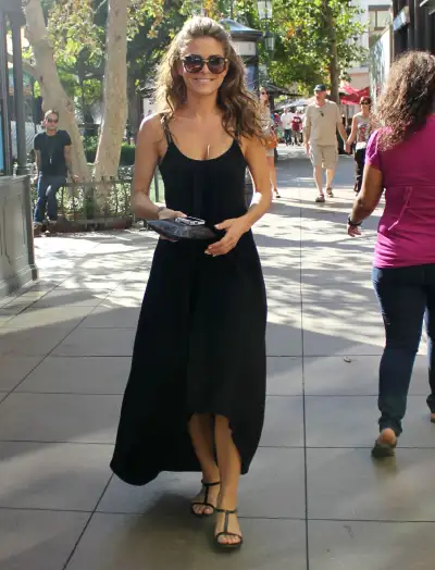 Maria Menounos' Casual Chic Stroll at La Piazza Candids