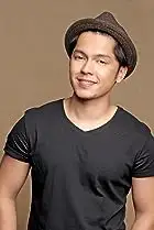 Carlo Aquino