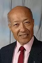 Aki Aleong