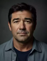 Kyle Chandler