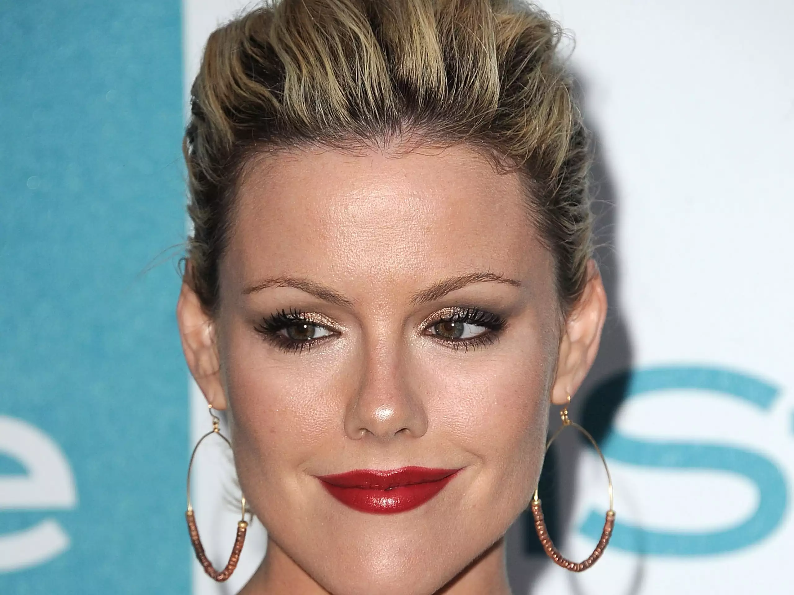 Кэтлин робертсон фото. Kathleen robertson. Кэтлин робертсон беверли-хиллз 90210. Кэтлин робертсон босс. Кэтлин робертсон в молодости.