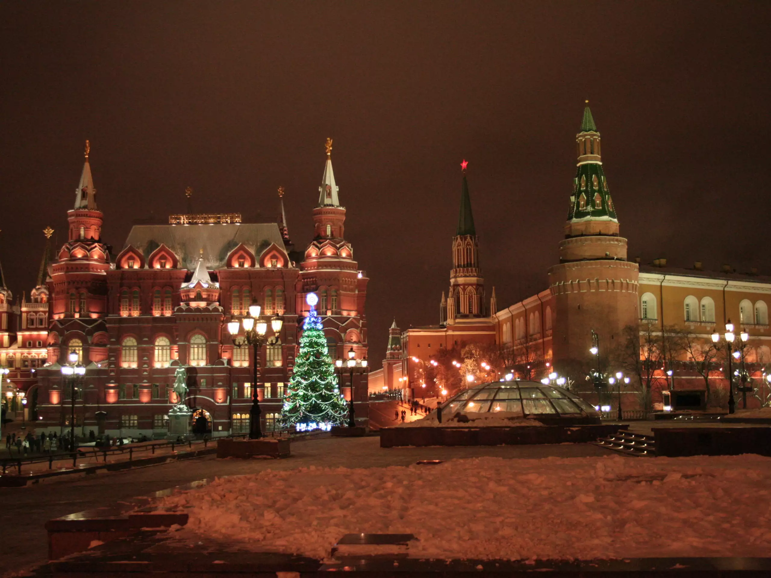 Moscow com. Москва. Новый Кремль в Москве. Красная площадь зимой. Новогодний Кремль.